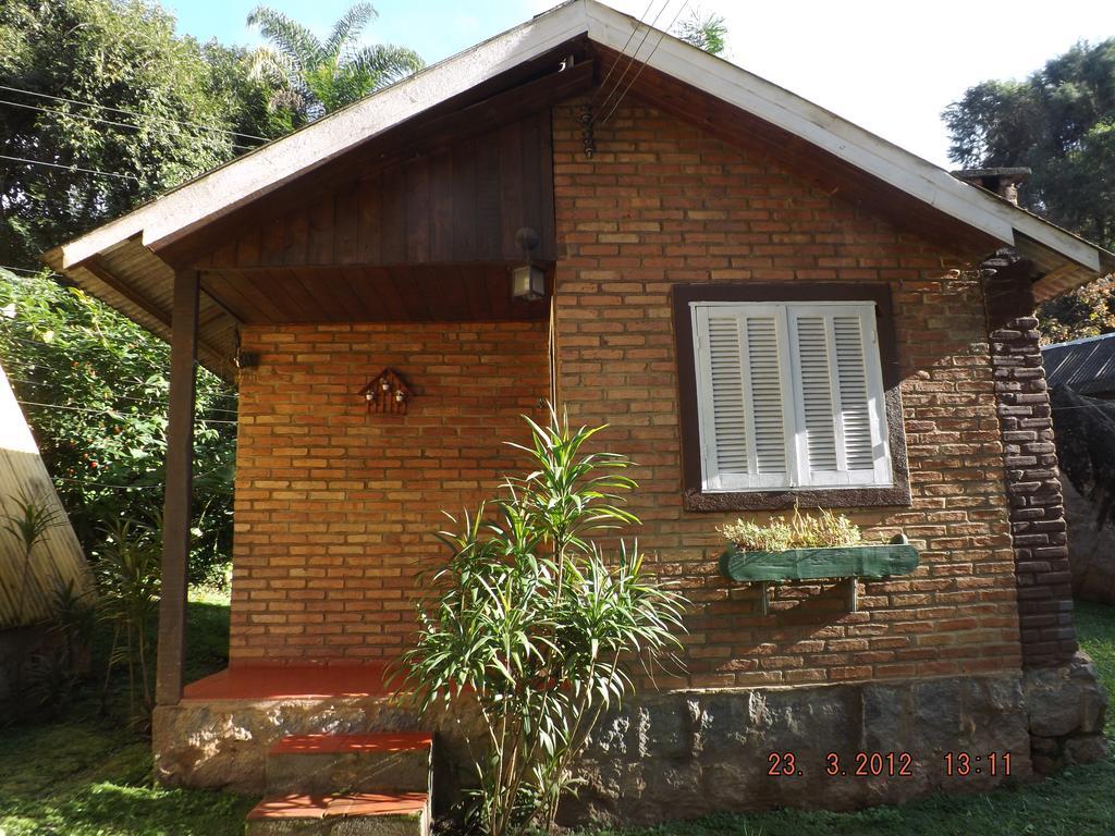 Pousada Quintal Das Pedras Penedo Rum bild